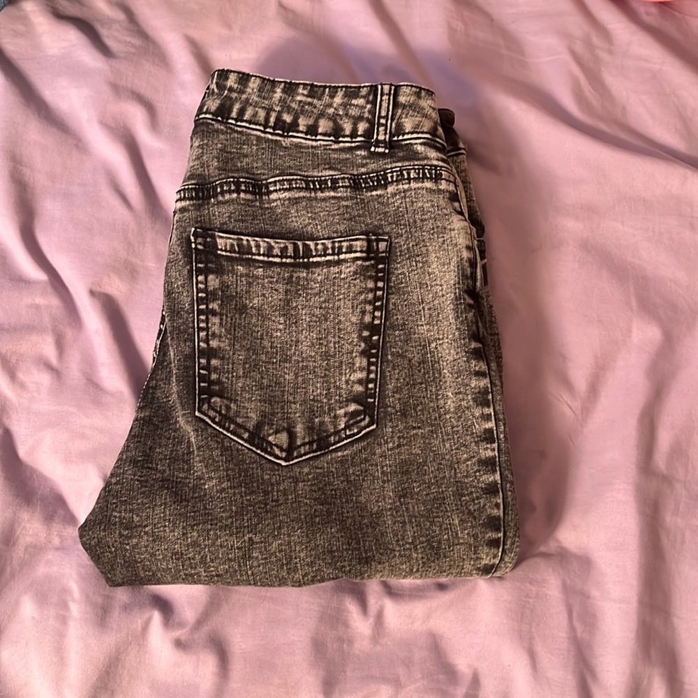 Black,gray mix together